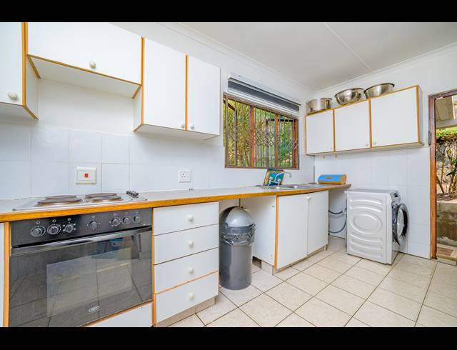4 BEDROOM HOUSE FOR SALE IN PADFIELD PARK